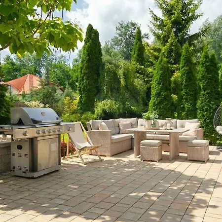 Villa Golden Garden Retreat - Private Garden & Bbq