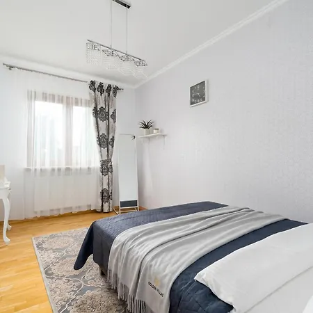 Golden Garden Retreat - Private Garden & Bbq Villa Kobylka