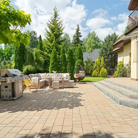 Golden Garden Retreat - Private Garden & Bbq